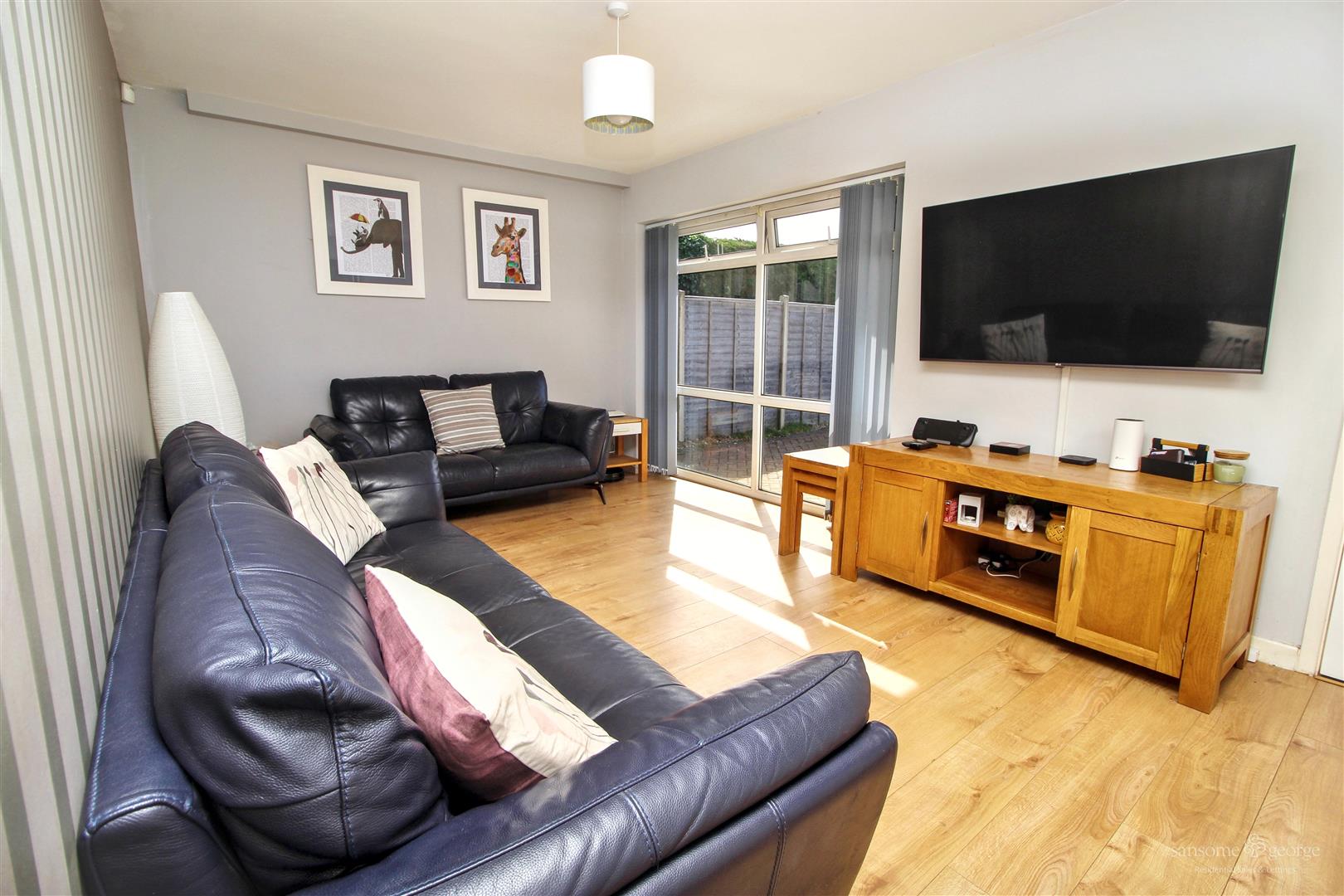 3 bed property in City Road, Reading